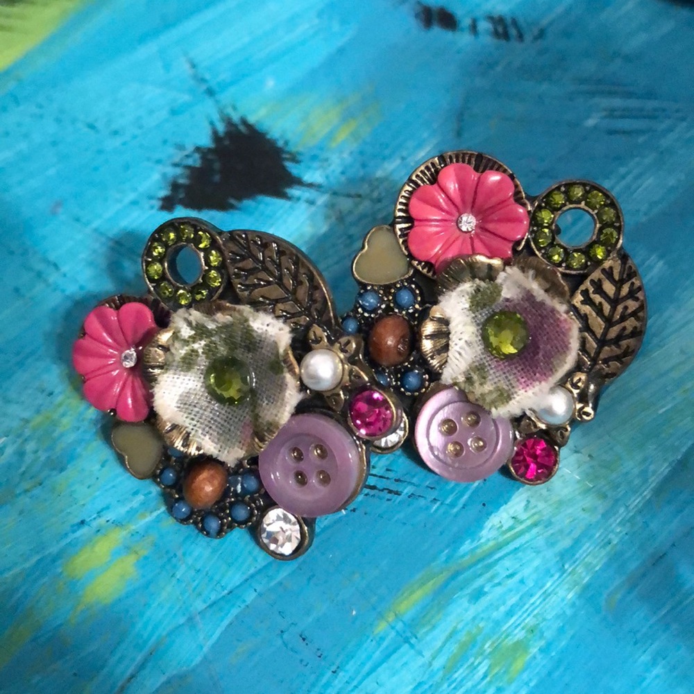 Adorable earrings that match almost any ought